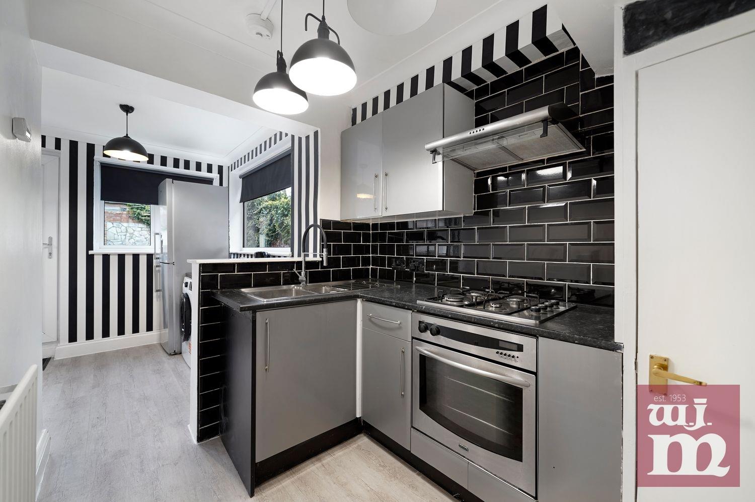 3 bed property in Southern Road, Plaistow